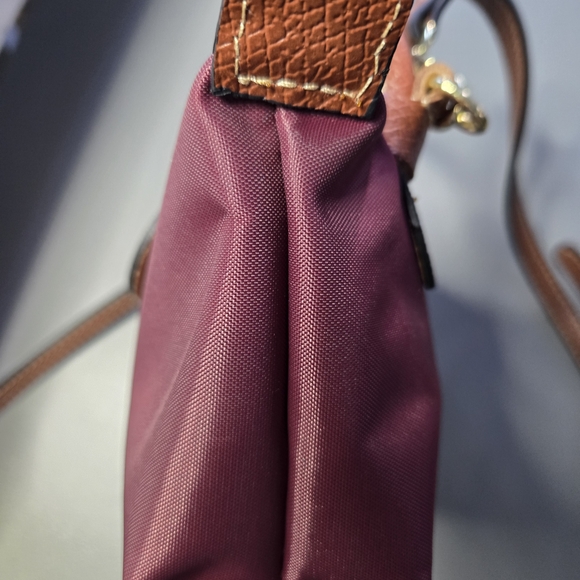 Elegant Burgundy Crossbody Bag - Picture 4 of 15